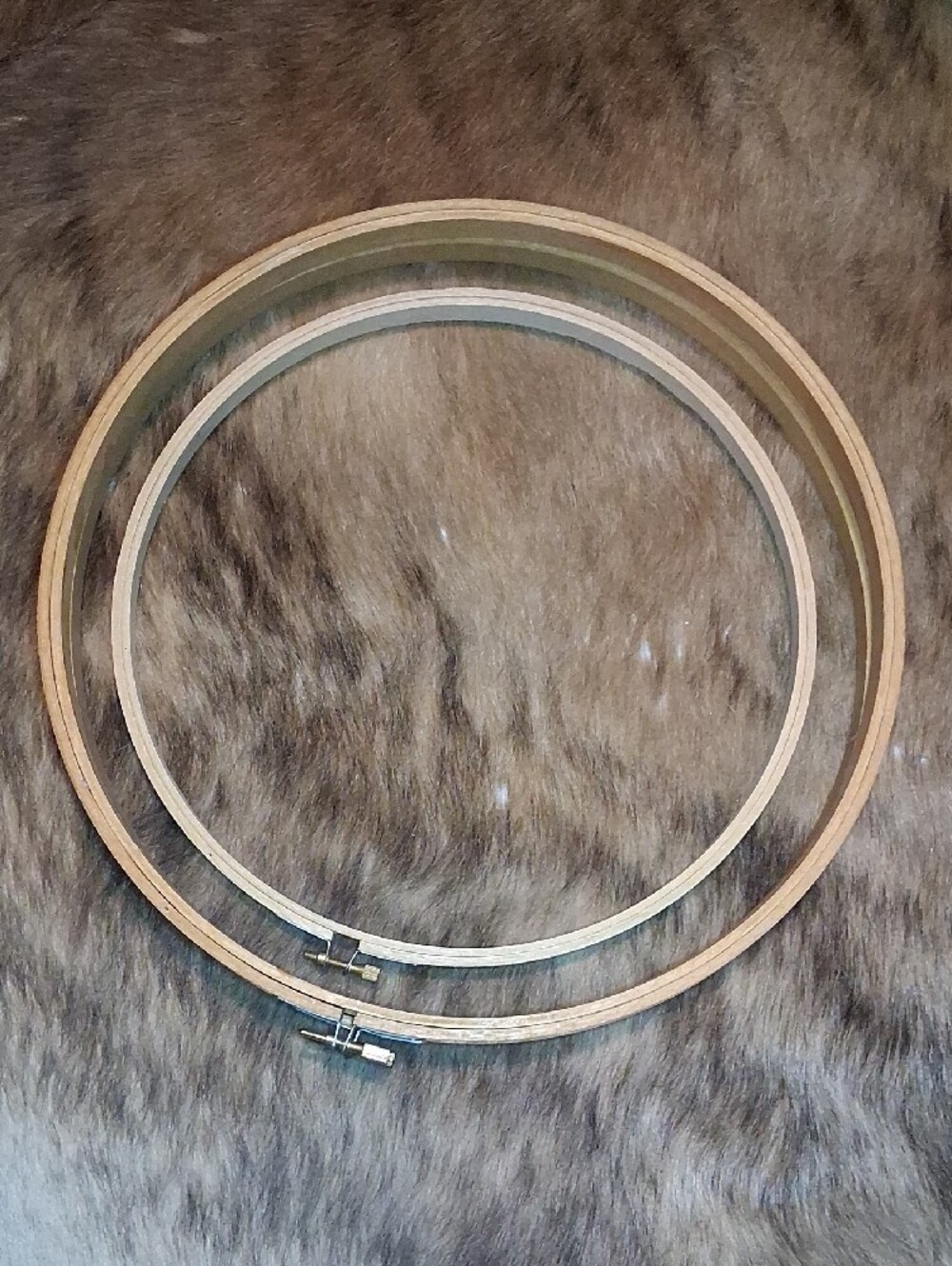 VTG Wood Embroidery Hoops Trio - Rustic Home Wall Decor - Picture 4 of 6